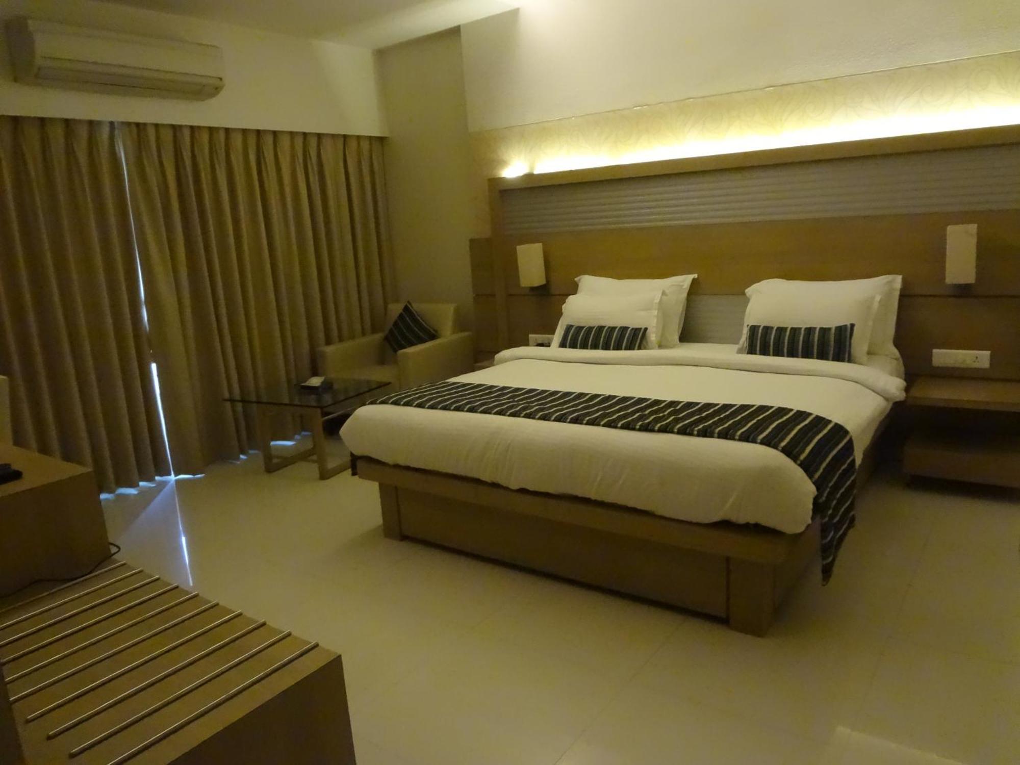 Hotel Galaxy Bombay Exterior foto