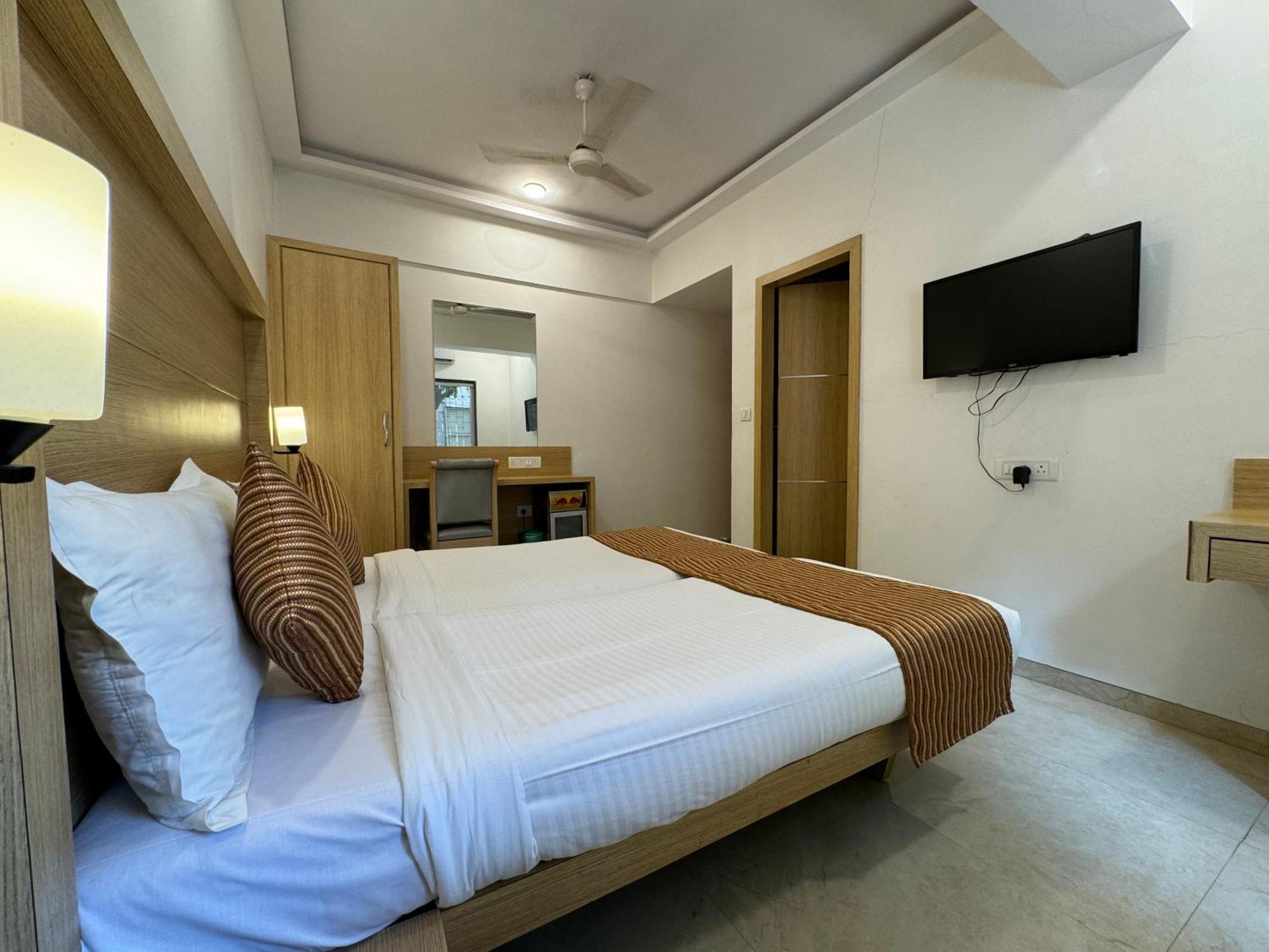 Hotel Galaxy Bombay Exterior foto