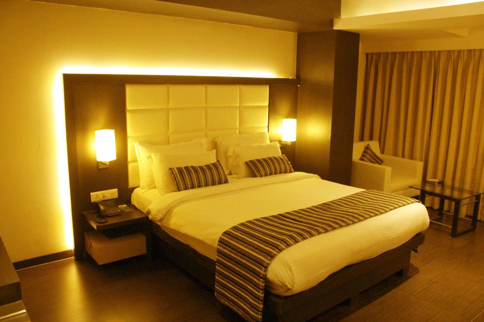 Hotel Galaxy Bombay Exterior foto